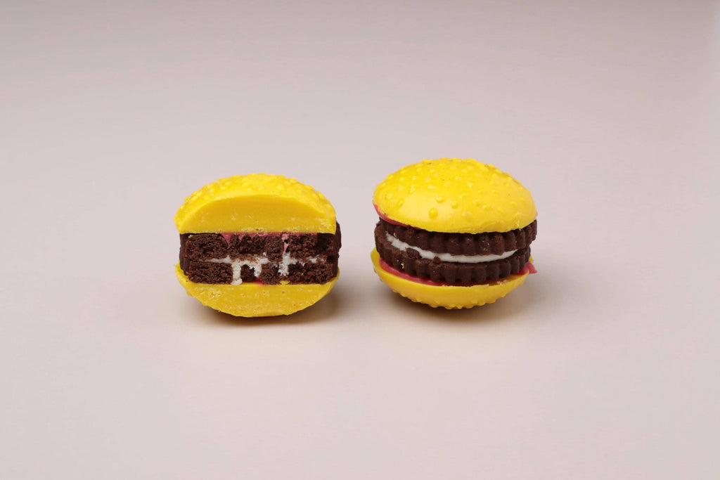 Chocolate Burger – Oreo Cake Bites with Cream Filling, 2 Pieces: